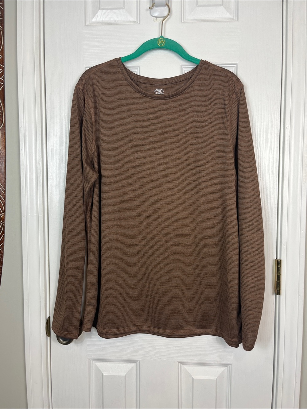 NWOT Athletics works Heather brown long sleeved tee shirt size XL(16-18).